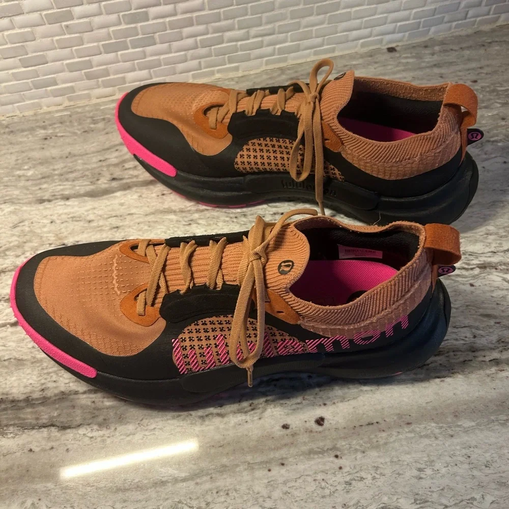 Women's Wildfeel Trail Running Shoe Color Desert Sun/Black/Raspberry Glo sz 11.5